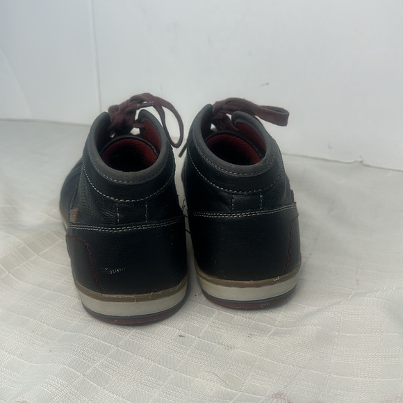 Vince Mens Chukka  boots in black and red main image 9